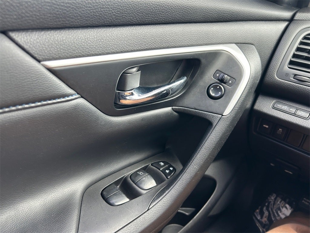 2016 Nissan Altima 2.5 SR