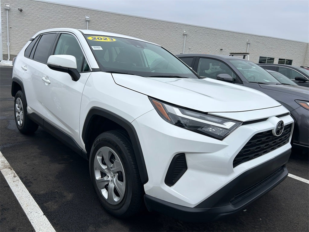 2023 Toyota RAV4 LE
