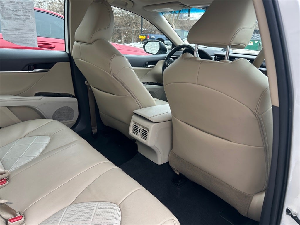 2019 Toyota Camry Hybrid XLE