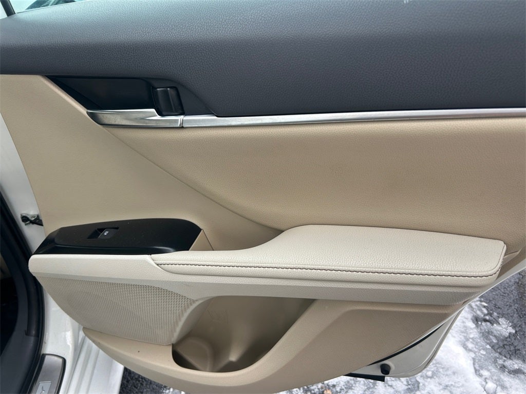 2019 Toyota Camry Hybrid XLE