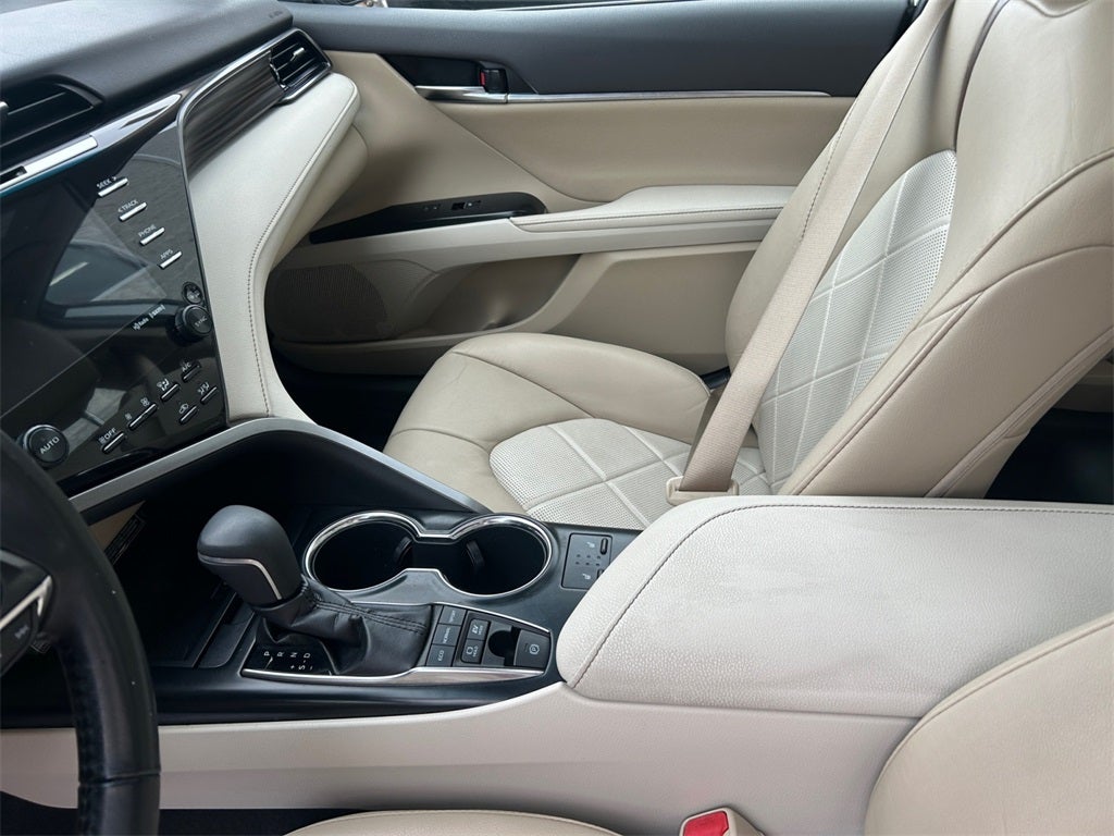 2019 Toyota Camry Hybrid XLE