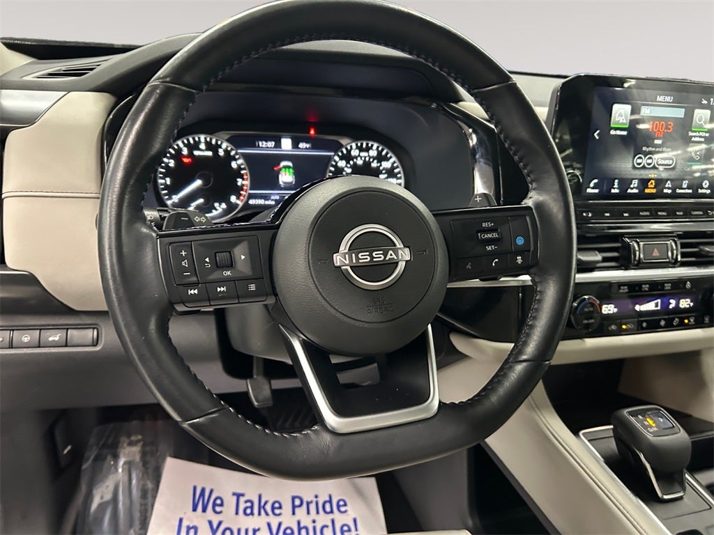 2022 Nissan Pathfinder SL