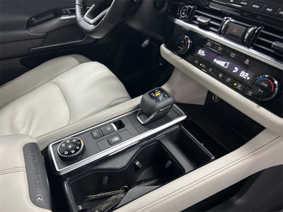 2022 Nissan Pathfinder SL