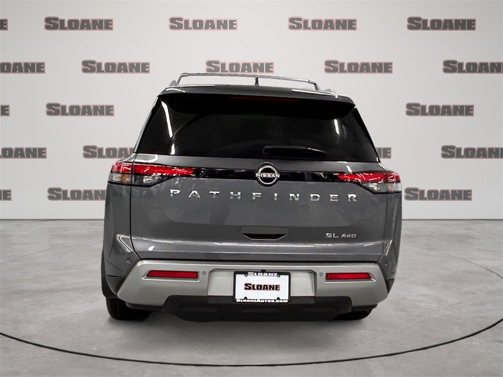 2022 Nissan Pathfinder SL