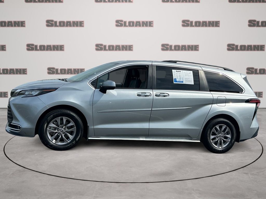 2022 Toyota Sienna XLE 7 Passenger