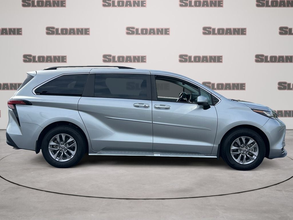 2022 Toyota Sienna XLE 7 Passenger