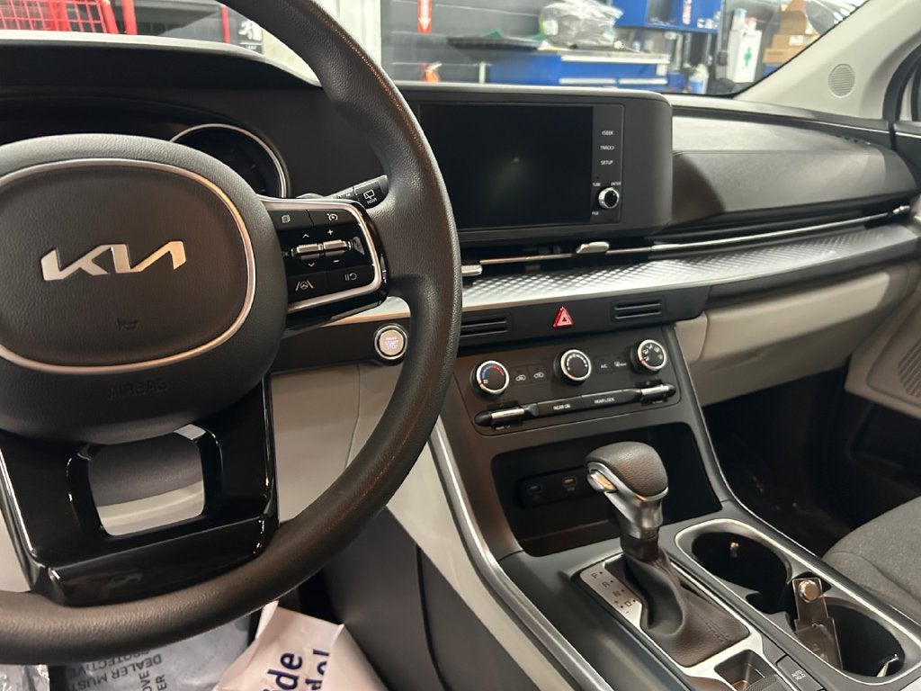2022 Kia Carnival LX