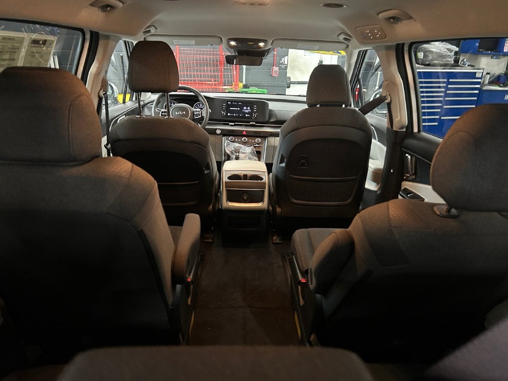 2022 Kia Carnival LX