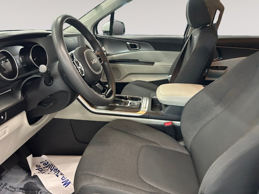 2022 Kia Carnival LX