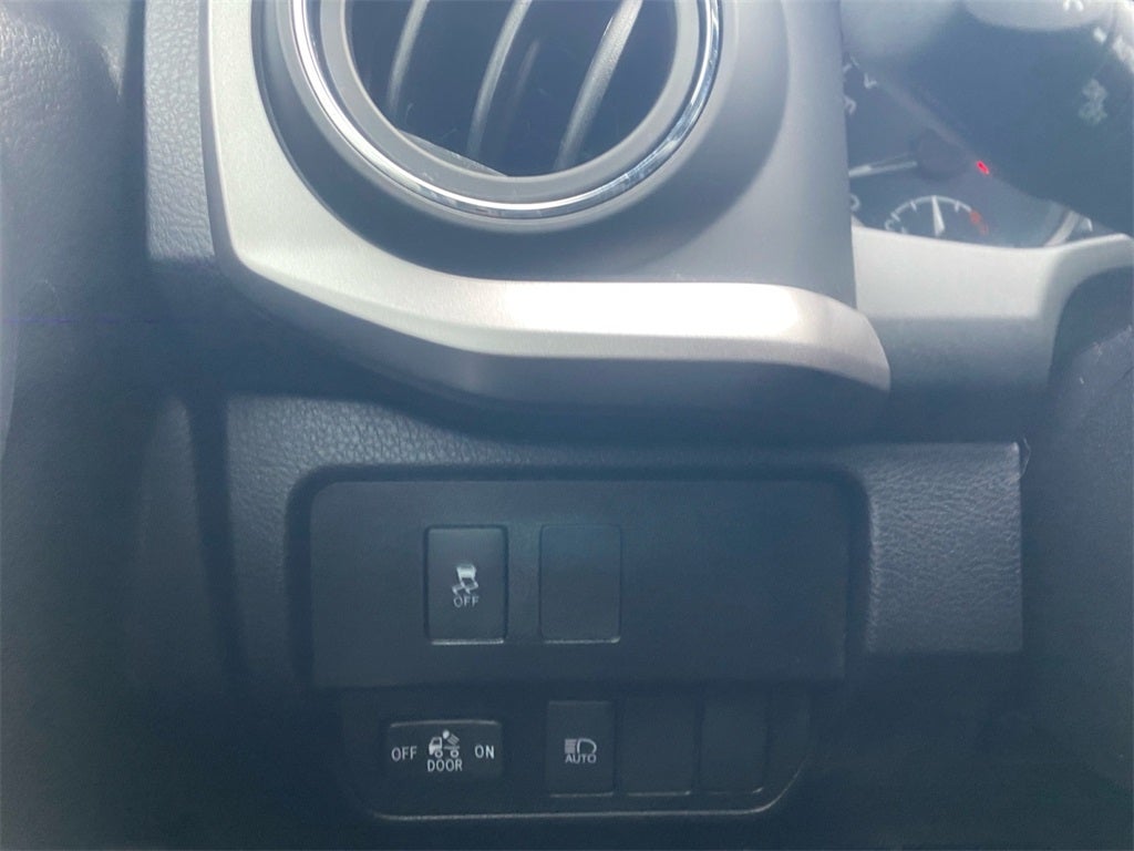 2022 Toyota TACOMA SR5 SR5 V6