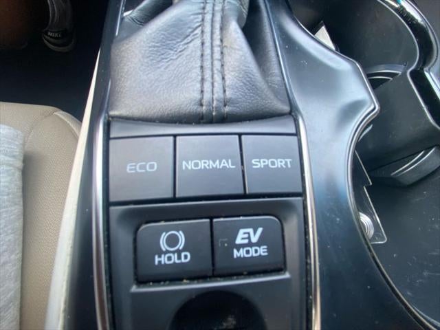 2019 Toyota Camry Hybrid LE