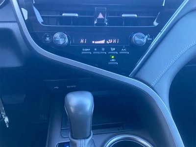 2022 Toyota CAMRY SE