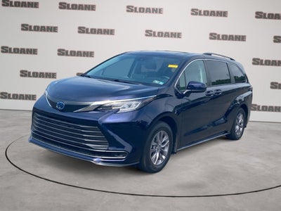 2023 Toyota Sienna LE 8 Passenger