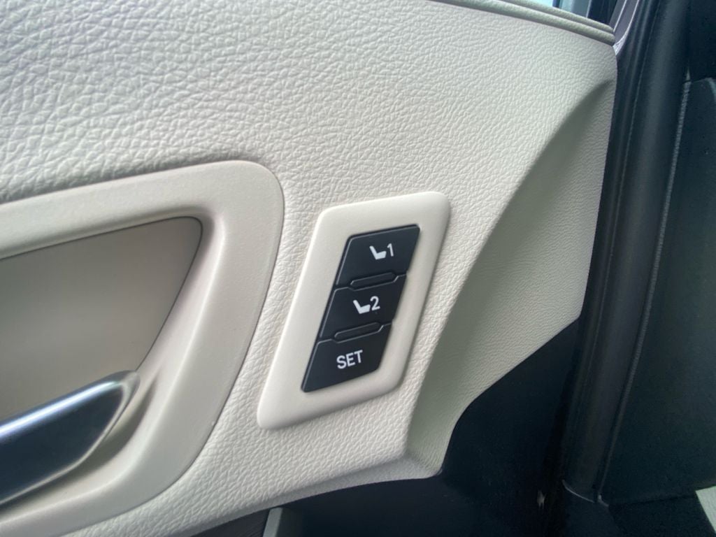 2023 Toyota Sienna Platinum 7 Passenger