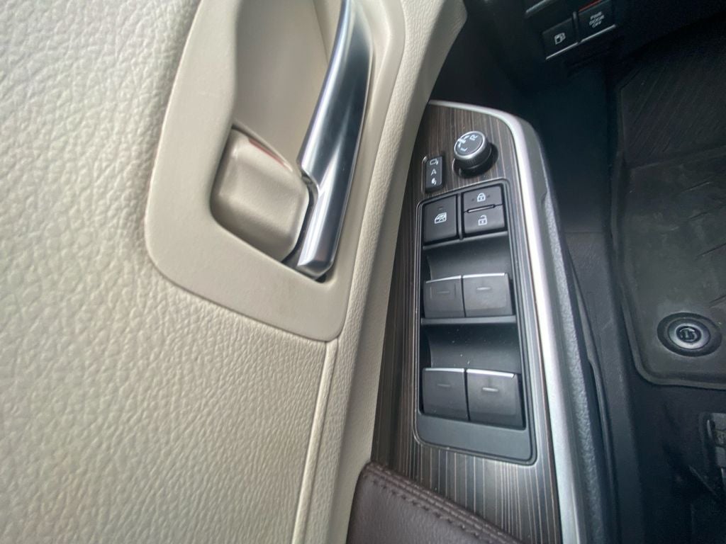 2023 Toyota Sienna Platinum 7 Passenger