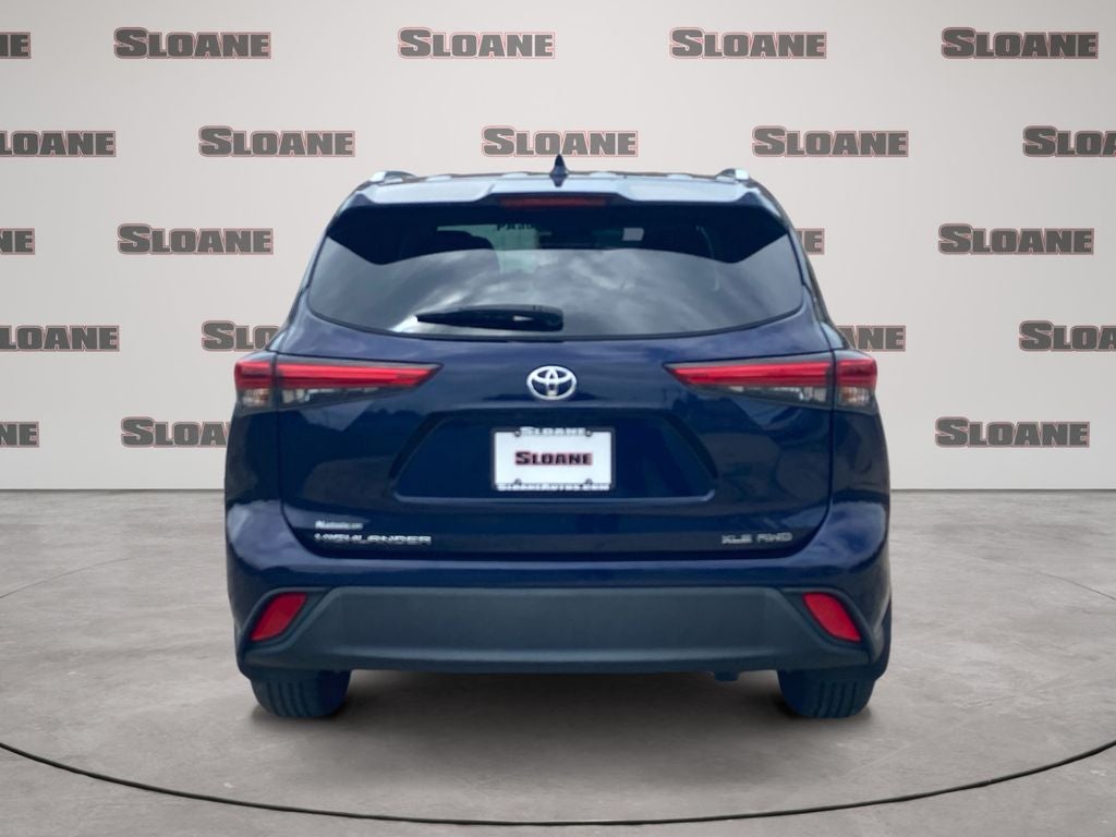 2022 Toyota HIGHLANDER XLE