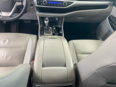 2016 Toyota HIGHLANDER XLE V6