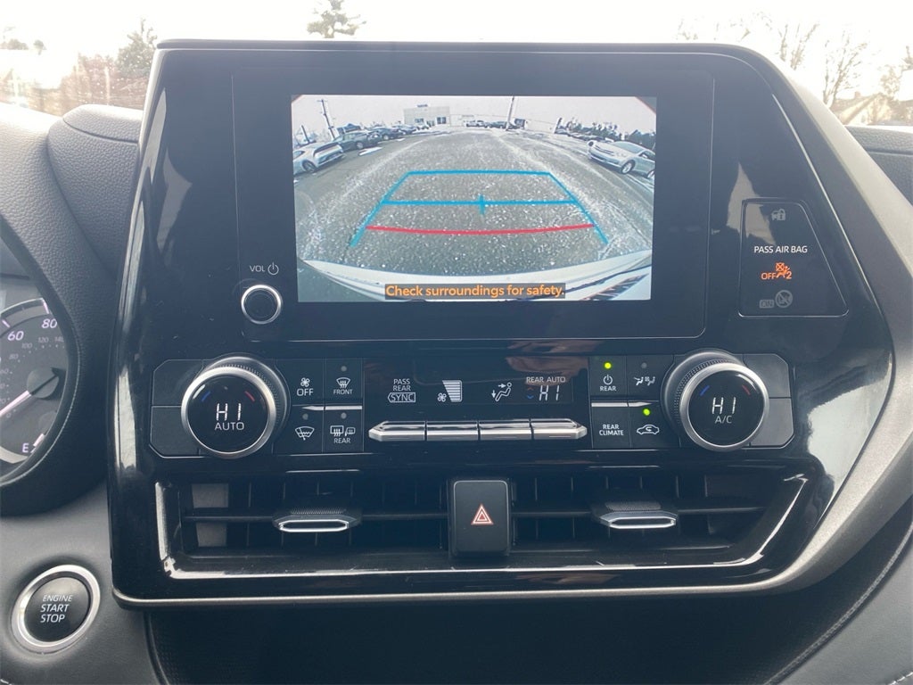 2024 Toyota HIGHLANDER LE