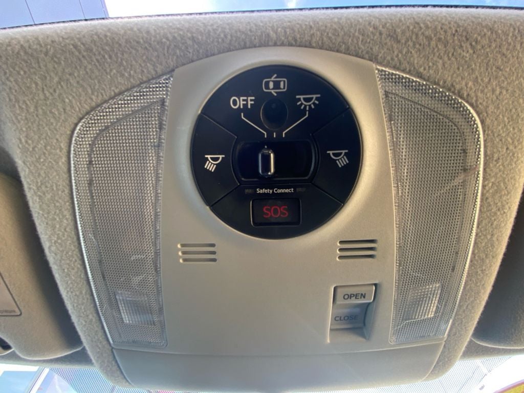 2012 Toyota PRIUS Four
