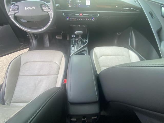 2023 Kia Niro SX