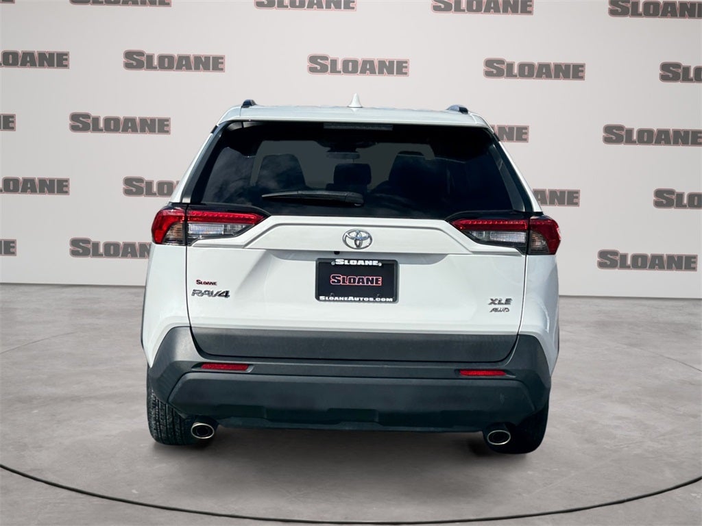 2022 Toyota RAV4 XLE