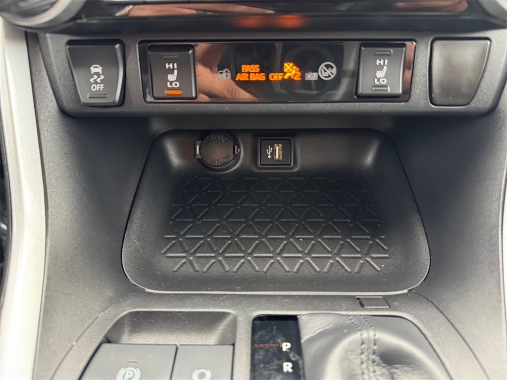 2024 Toyota RAV4 HYBRID SE