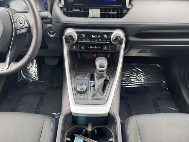 2024 Toyota RAV4 HYBRID SE