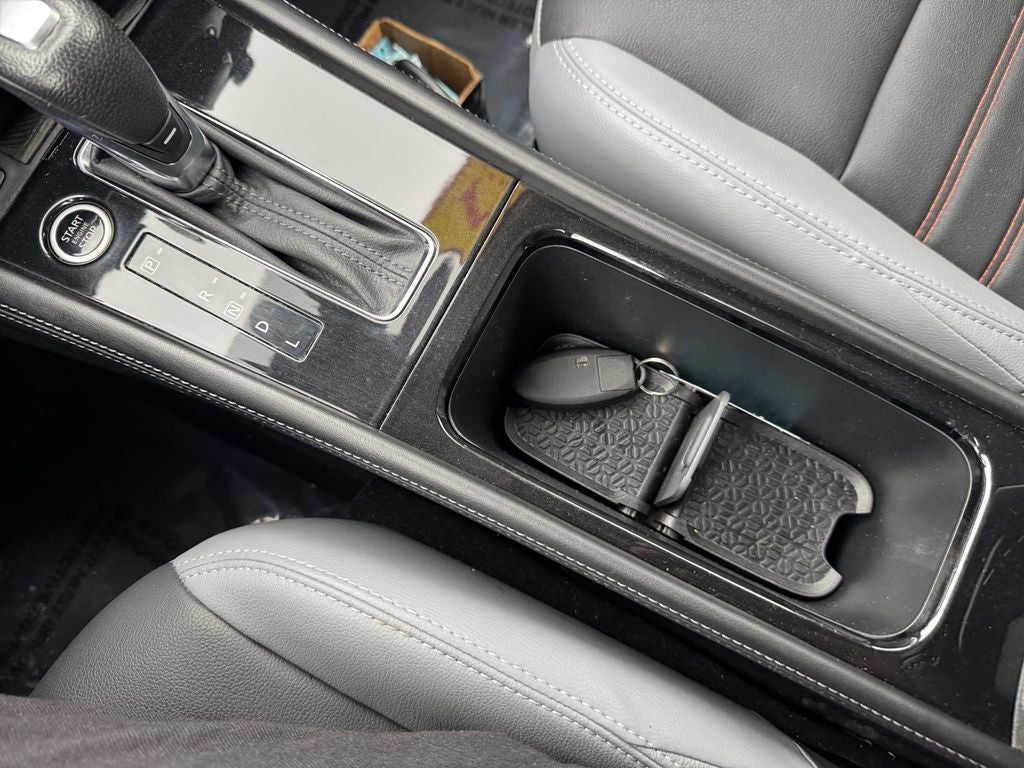 2021 Nissan Kicks SR