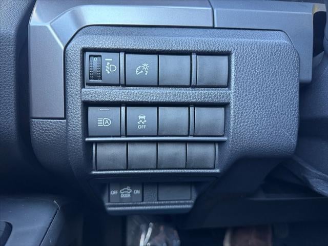 2025 Toyota TACOMA SR5 SR5