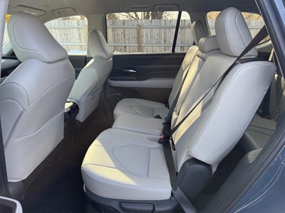 2024 Toyota GRAND HIGHLANDER XLE