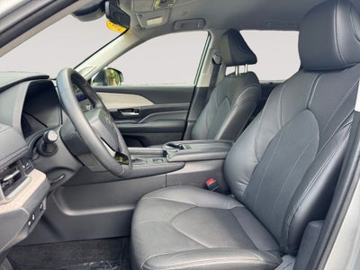 2024 Toyota GRAND HIGHLANDER Limited
