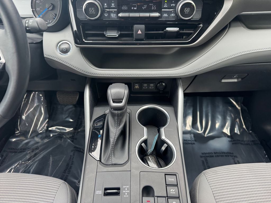 2023 Toyota Highlander Hybrid LE