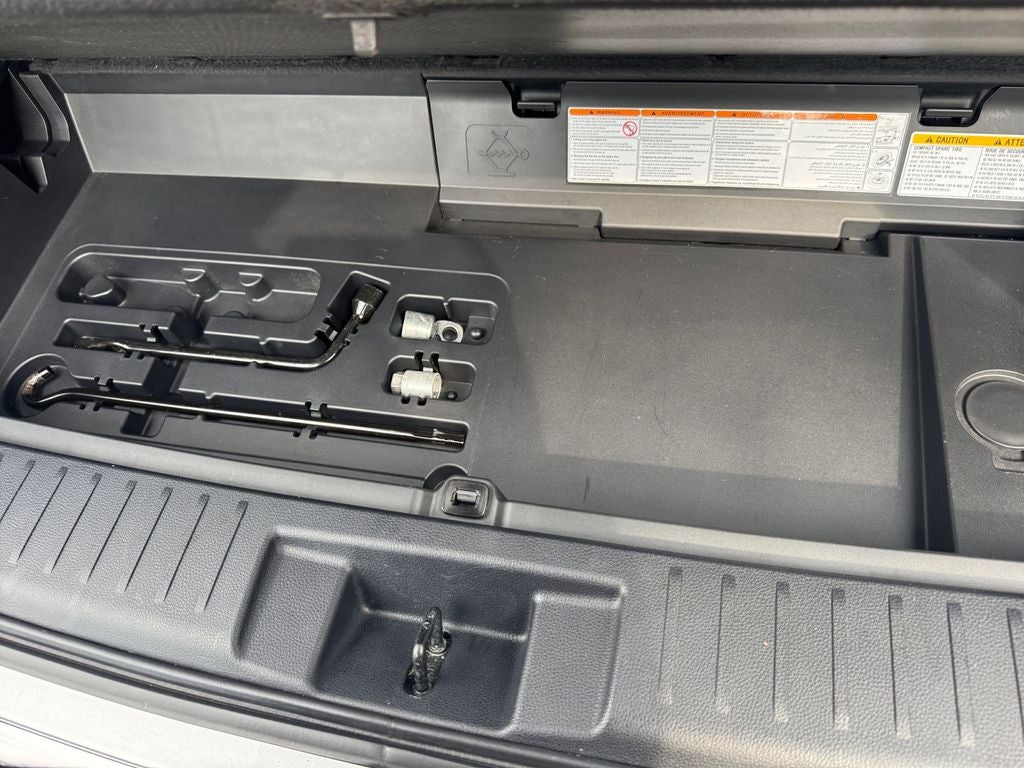 2020 Toyota Highlander LE