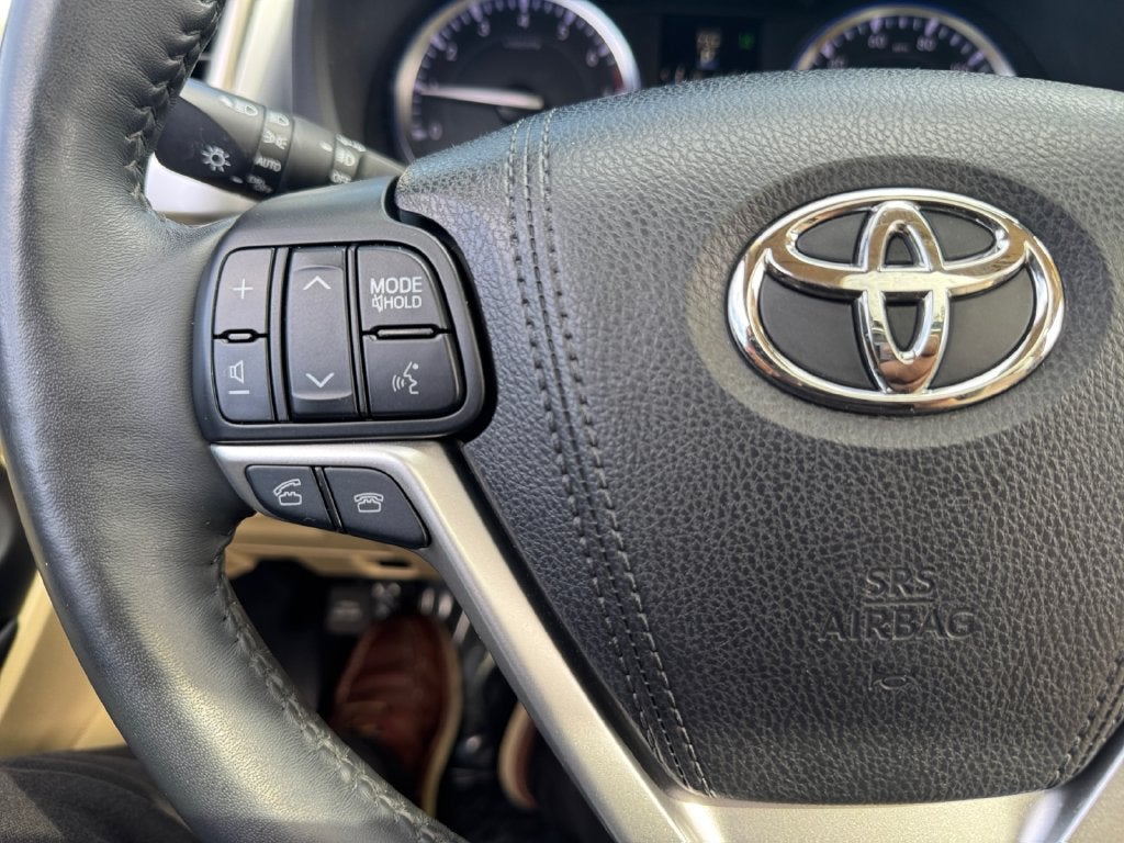 2016 Toyota Highlander Limited Platinum V6
