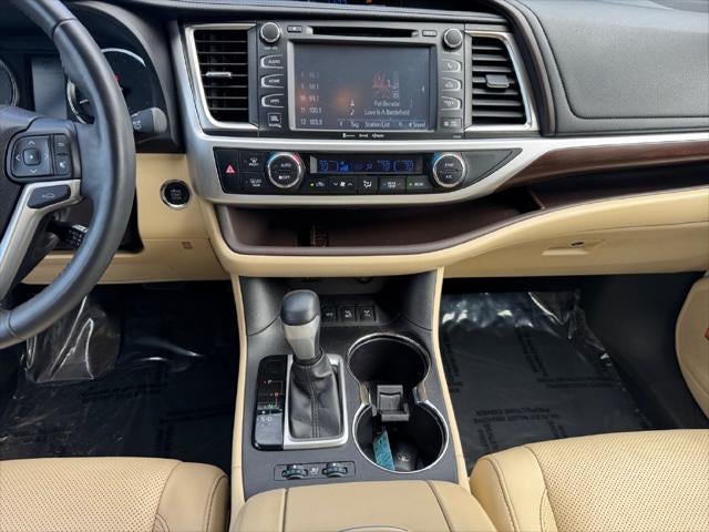 2016 Toyota Highlander Limited Platinum V6