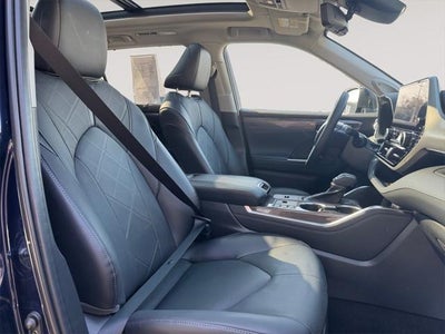2023 Toyota HIGHLANDER HYBRD Platinum