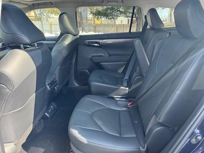 2023 Toyota HIGHLANDER HYBRD Platinum
