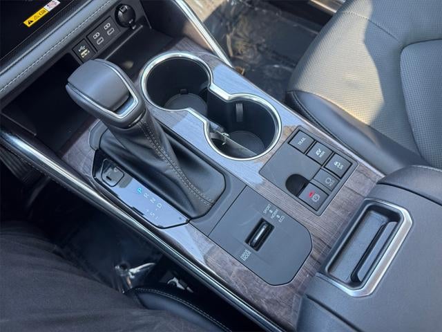 2023 Toyota HIGHLANDER HYBRD Platinum