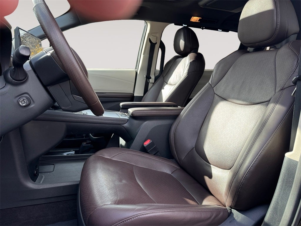 2023 Toyota SIENNA PLT AWD Platinum 7 Passenger