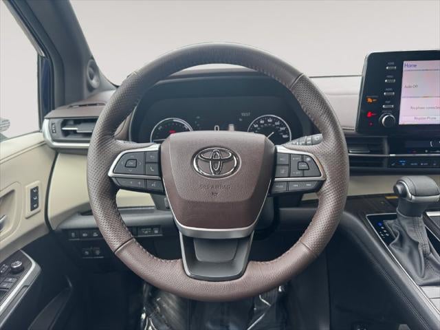 2024 Toyota Sienna Platinum 7 Passenger