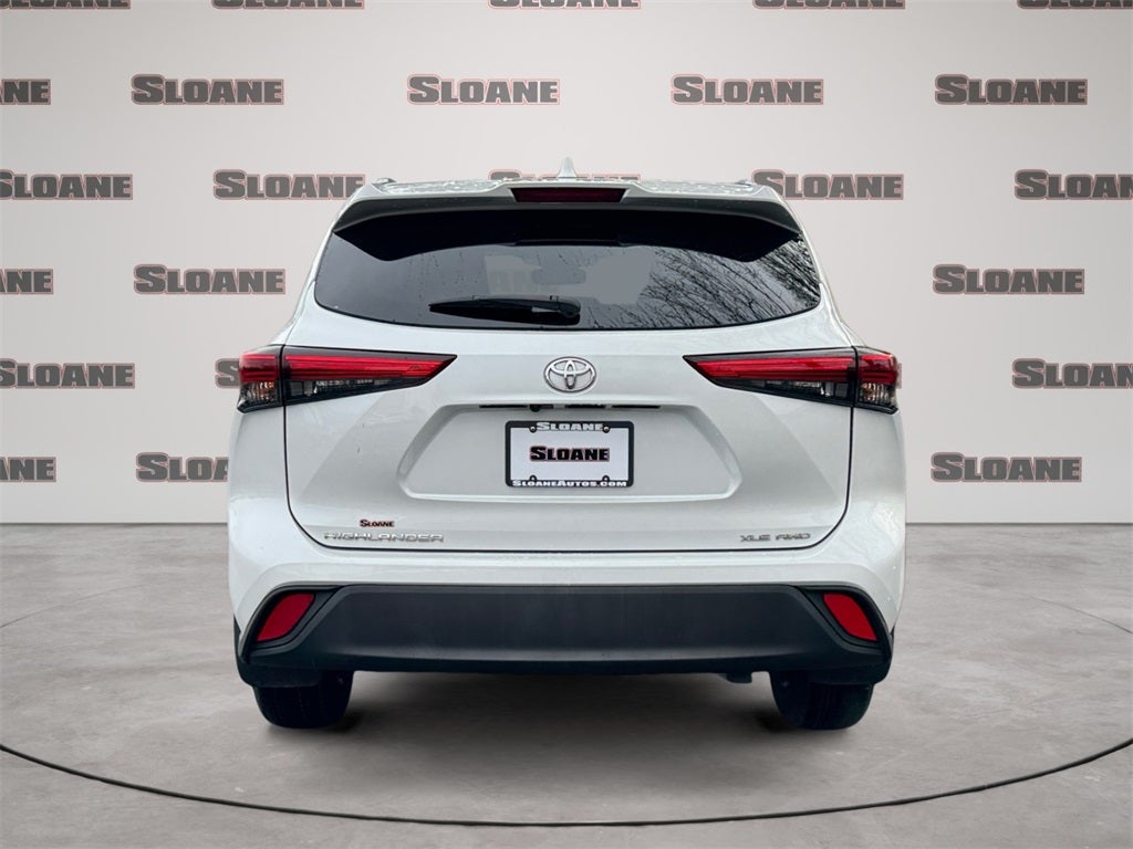 2022 Toyota HIGHLANDER XLE