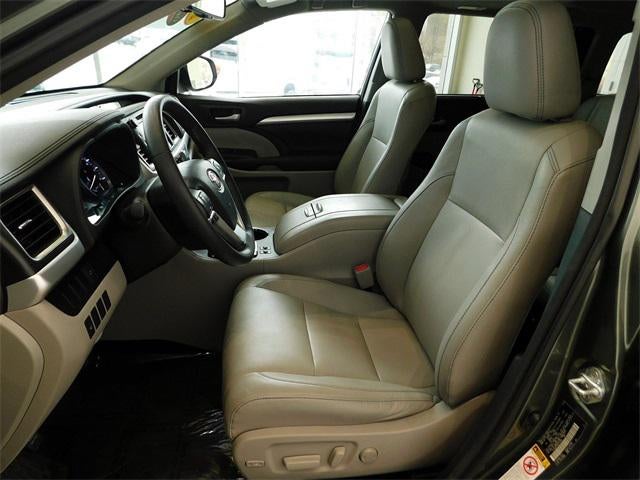 2016 Toyota Highlander XLE V6