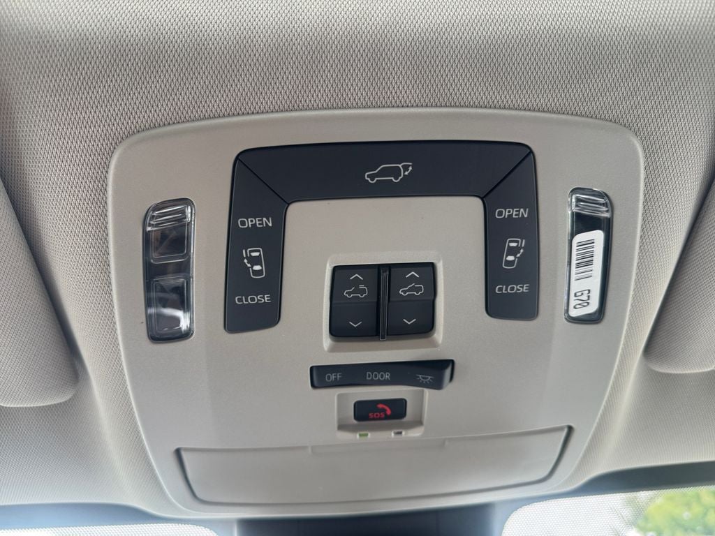 2025 Toyota Sienna XLE 7 Passenger