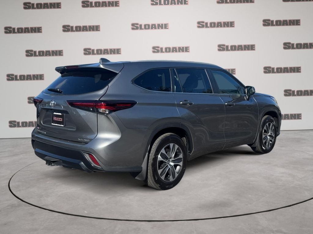 2026 Toyota HIGHLANDER XLE