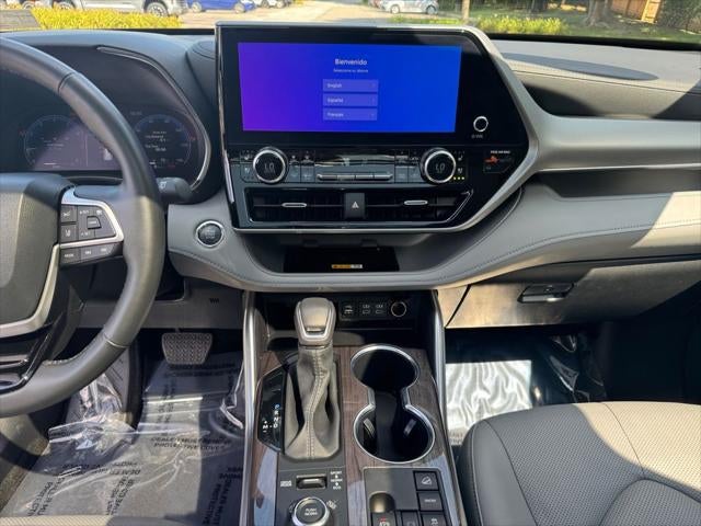 2023 Toyota Highlander Platinum