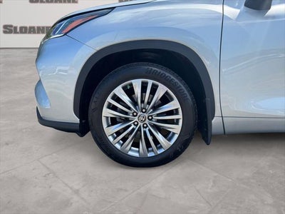 2023 Toyota Highlander Platinum
