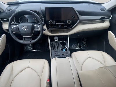 2024 Toyota HIGHLANDER XLE