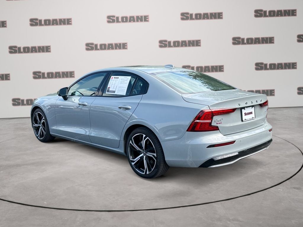 2024 Volvo S60 B5 Core Dark Theme