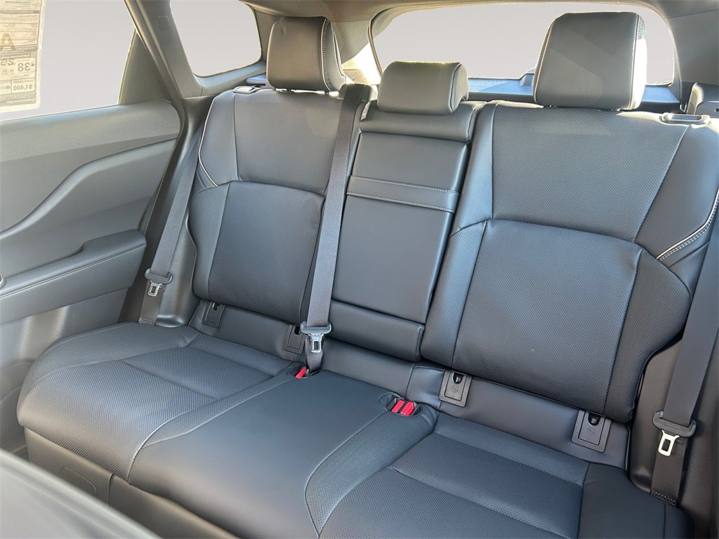 2025 Toyota CROWN SIGNIA XLE