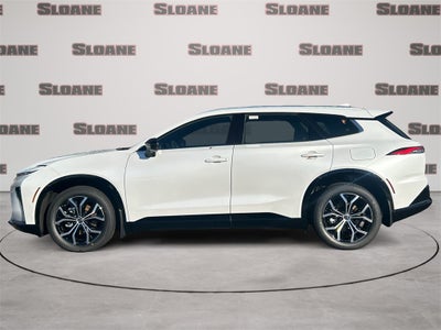 2025 Toyota CROWN SIGNIA XLE